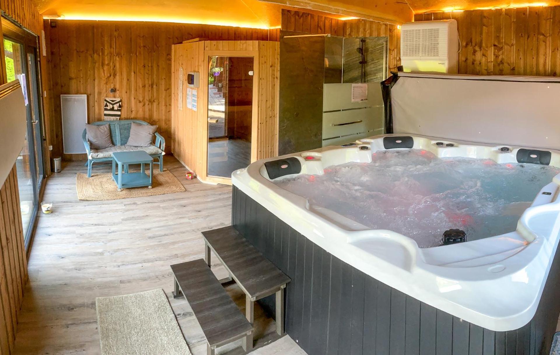 Chalet La Calougeotte, Jardin, Spa Et Sauna Prives Le Ménil Esterno foto